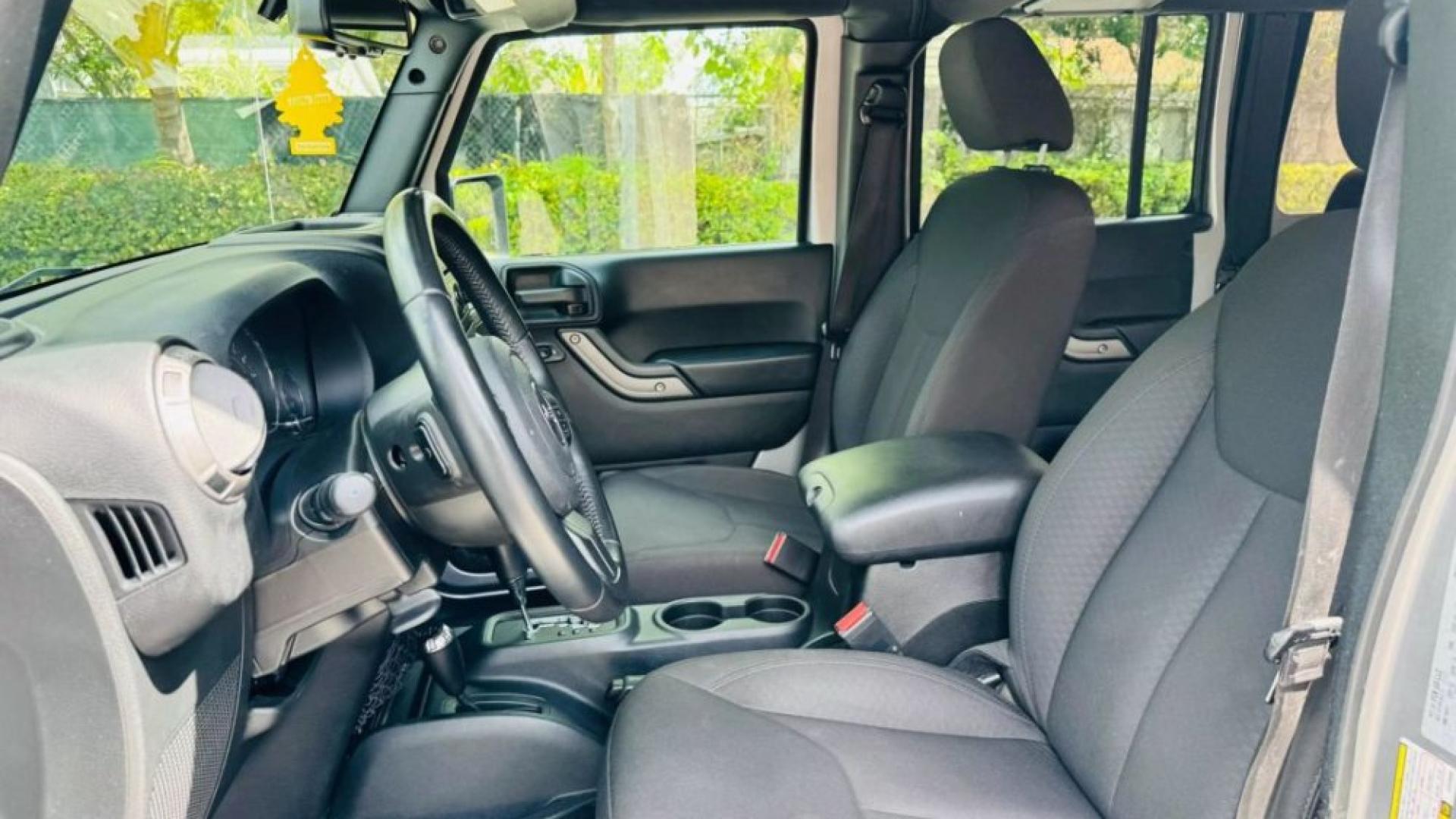 2018 JEEP WRANGLER UNLIMITED SPORT S (JK) SPORT UTILITY 4D