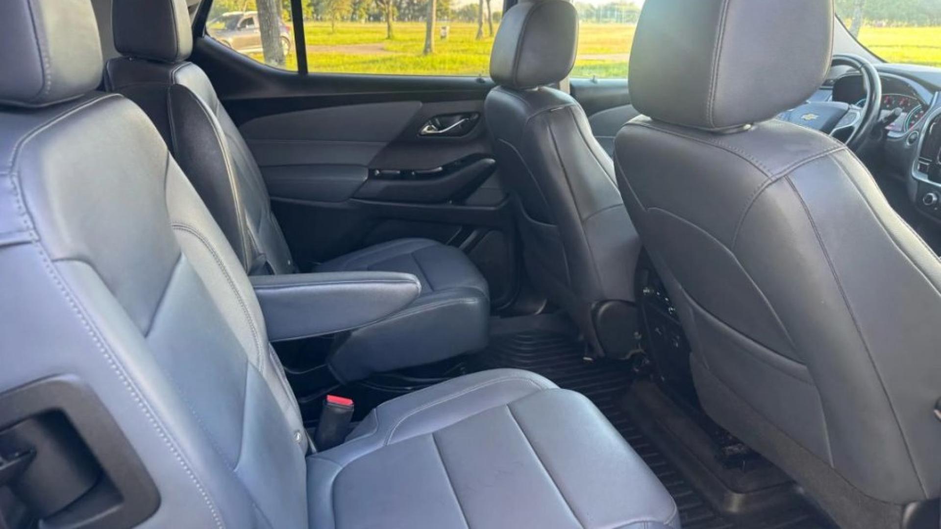 2020 CHEVROLET TRAVERSE LT SPORT UTILITY 4D