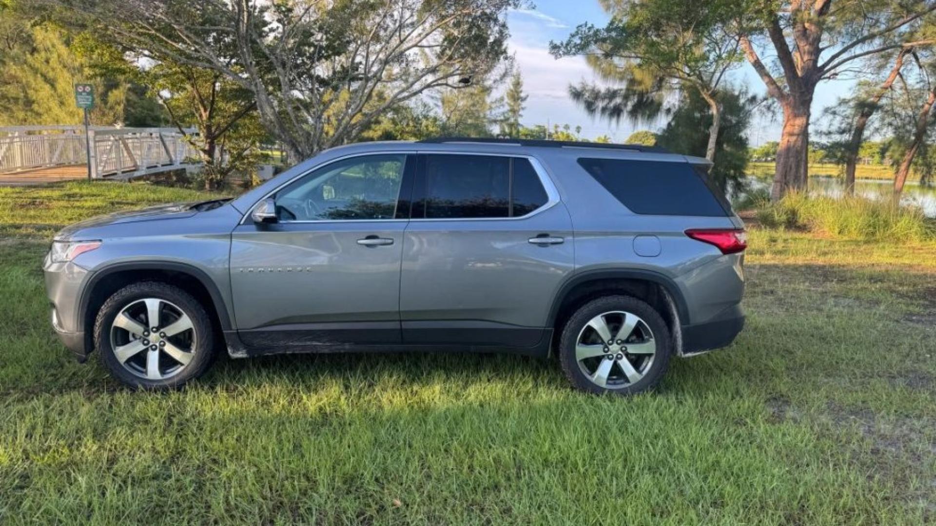 2020 CHEVROLET TRAVERSE LT SPORT UTILITY 4D