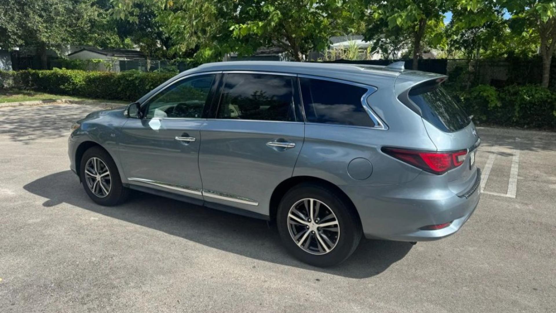 2019 INFINITI QX60 LUXE SPORT UTILITY 4D